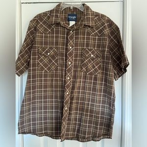Men’s vintage Wrangler Pearl button short sleeve shirt, size L